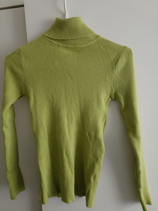 Limonowy sweter golf