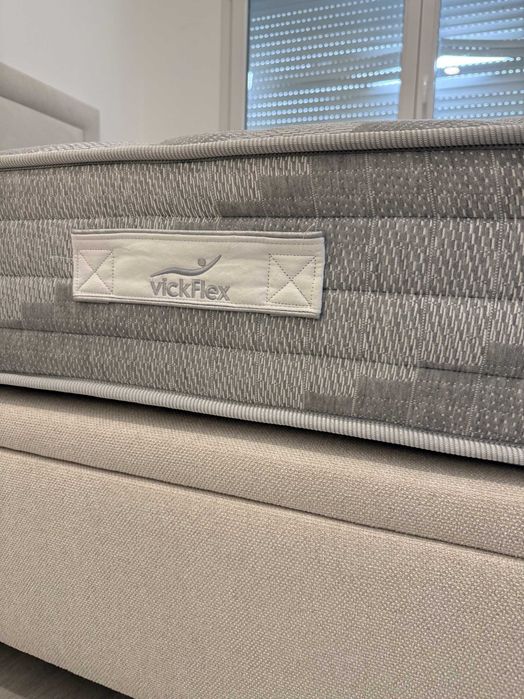 Cama Queen Size (2,00m x 1,60m) com cabeceira e colchao mola ensacada