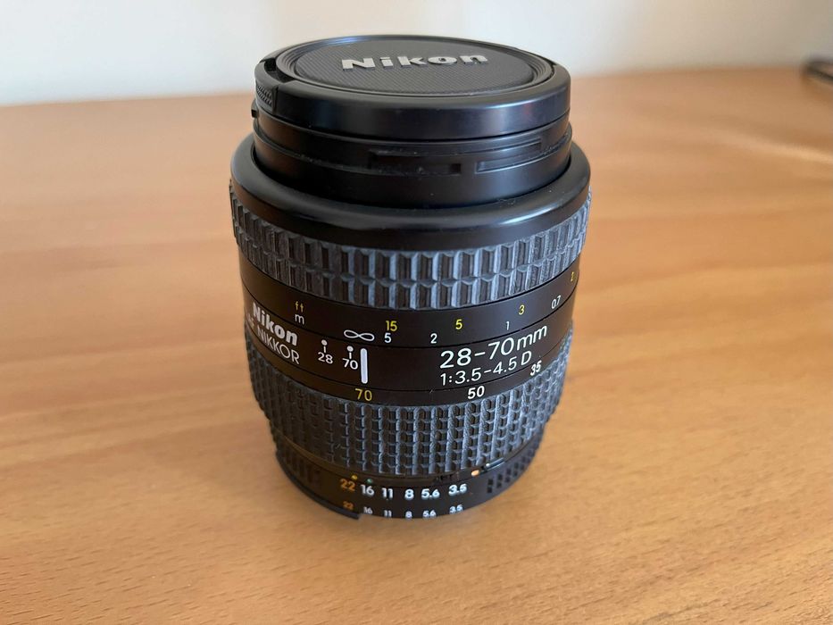 Nikon F90X + Lente Nikon 28-70mm 1:3.5 - 5.5D + saco