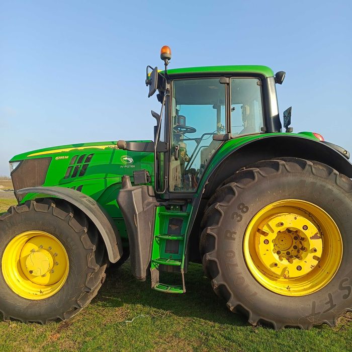 John deere 6195M