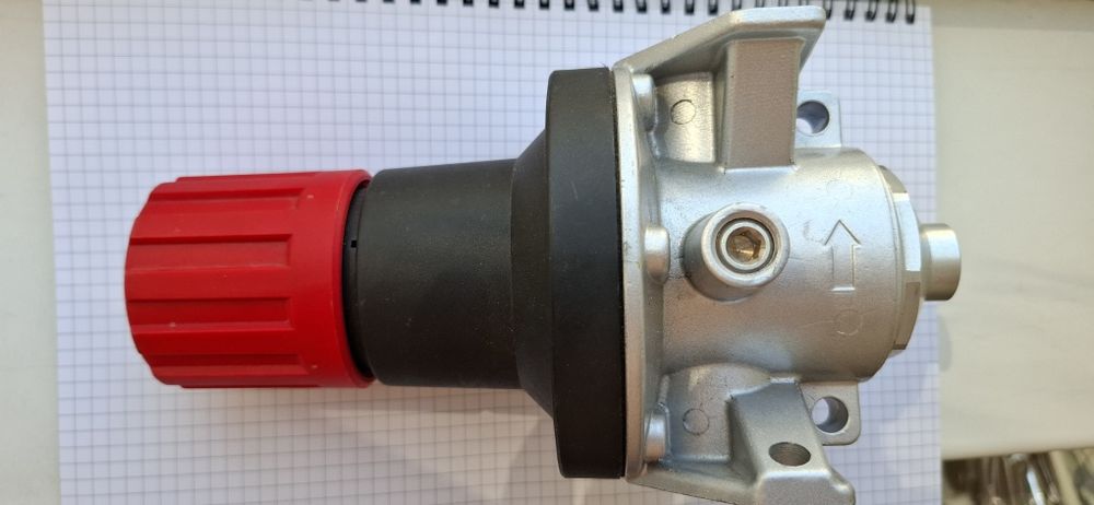 Регулятор тиску С401-V00 Camozzi