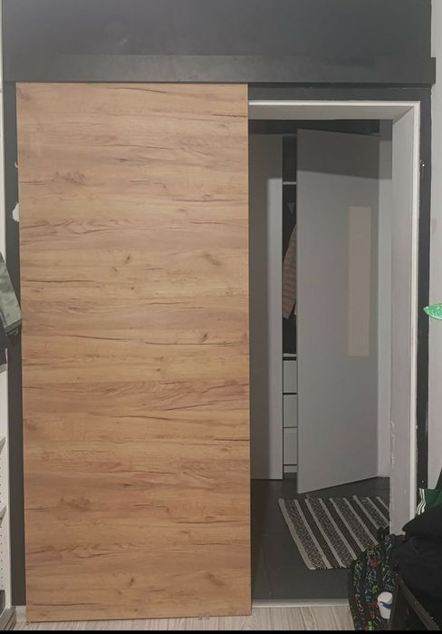 Drzwi przesuwne półroczne