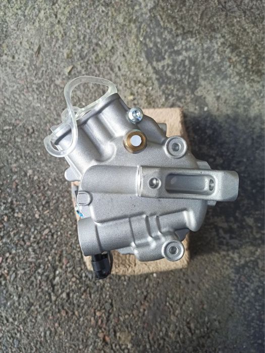 Компресор кондиціонера Chevrolet Captiva 2.2 дизель, 2012 рік