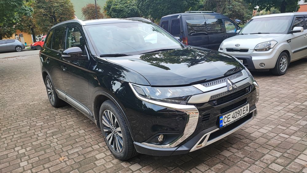 Mitsubishi Outlander 2021