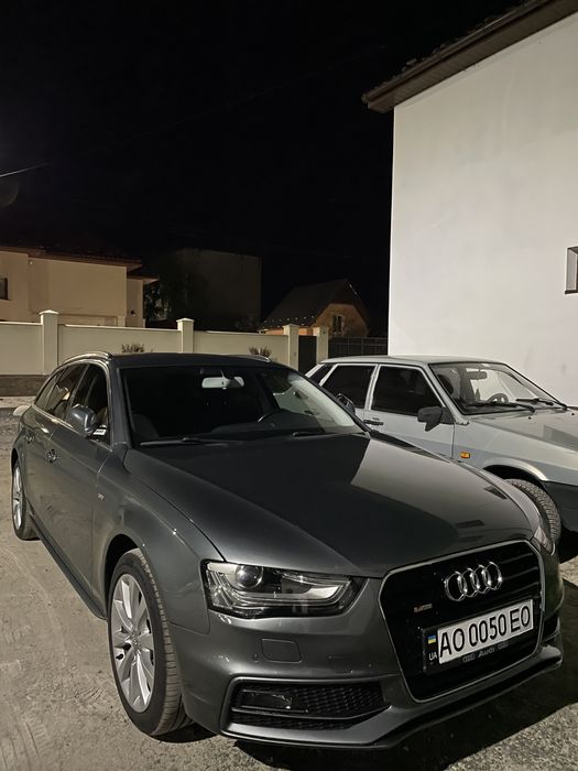 Продам Audi A4  S-LINE
