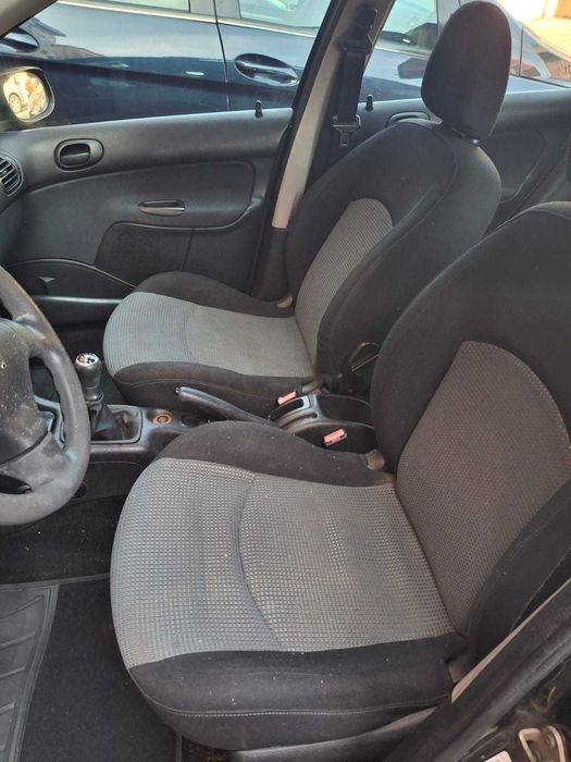 Peugeot 206- 2005 - SW Diesel – 209.000 km – 1.500 €