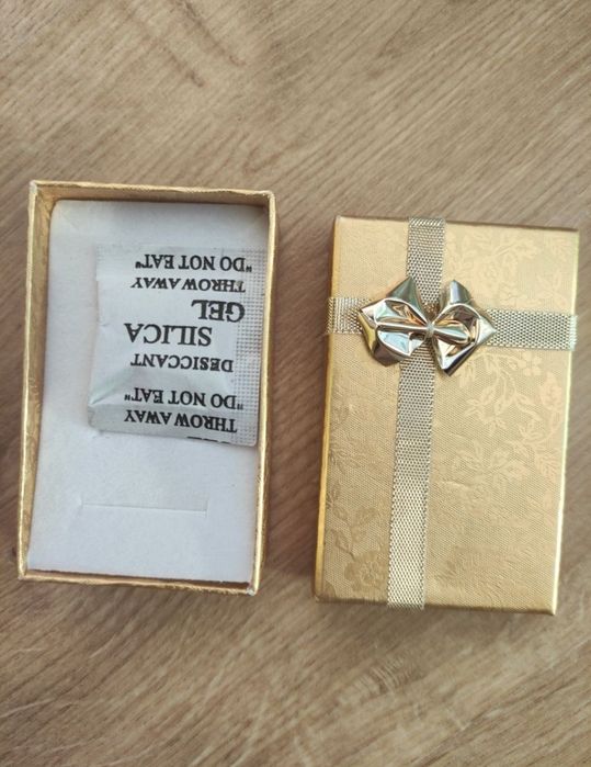 Pudełko na biżuterię, kolor zloty