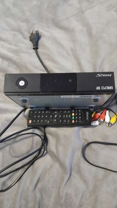цифровой эфирный ресивер Strong SRT 8500 DVB-T2.