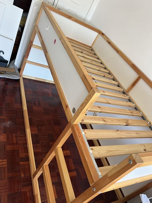 Cama Kura ikea sem colchao