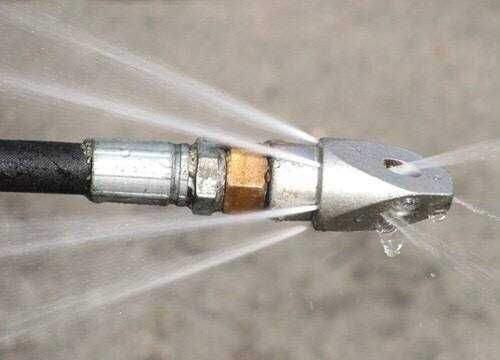 Аварійна чистка каналізації у квартирі Промивка труб у будинку