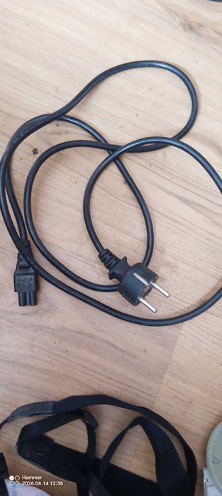 kabel zasilający do laptopa