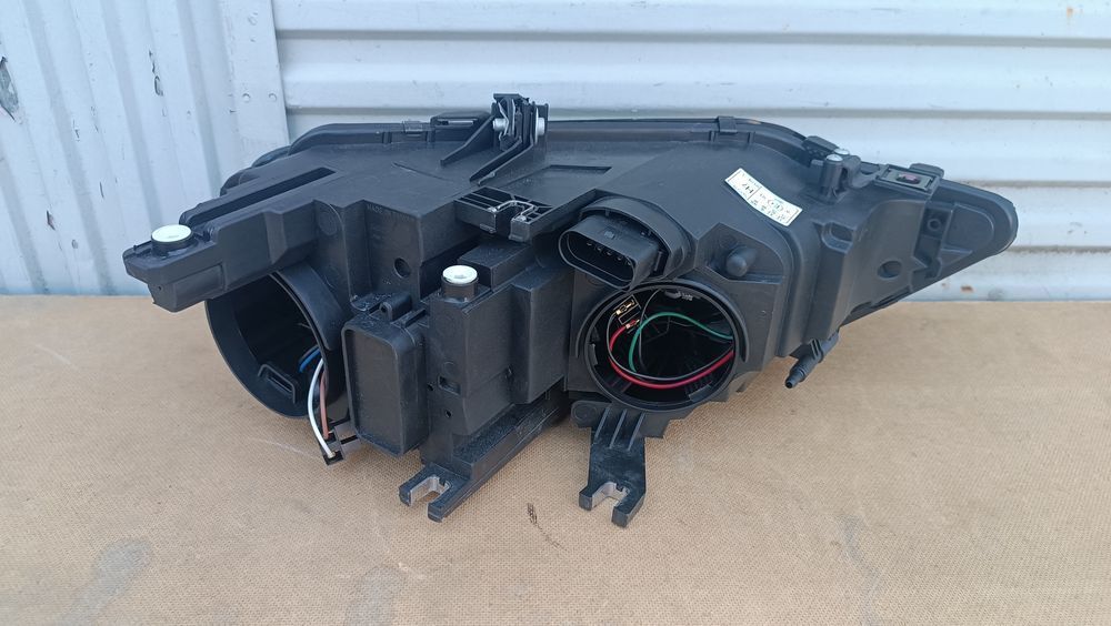 Vendo farol esquerdo de Audi A4 B8 ano 2012/16