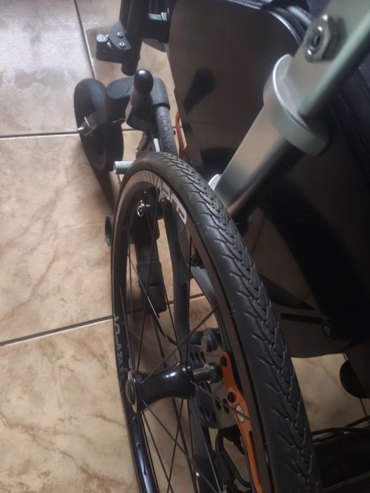 Cadeira de rodas - elétrica