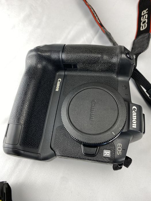 Kit  Canon RF EOSR 24-105 RF  mais Flashes