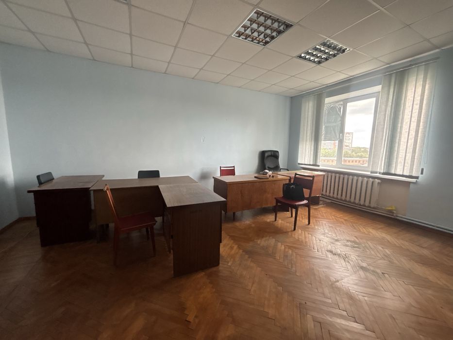Продам офісне  приміщення