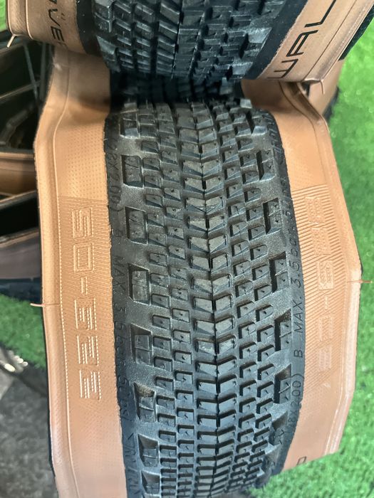 Par pneus  Schwalbe G-One Overland TLE