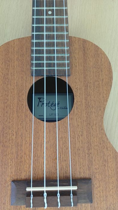 ukulele de concerto Cordoba Protégé UP100.