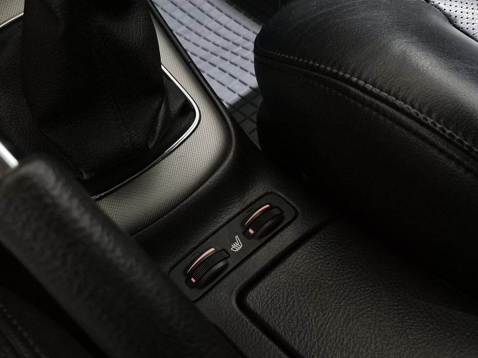 Toyota Avensis SW — fotografia 11