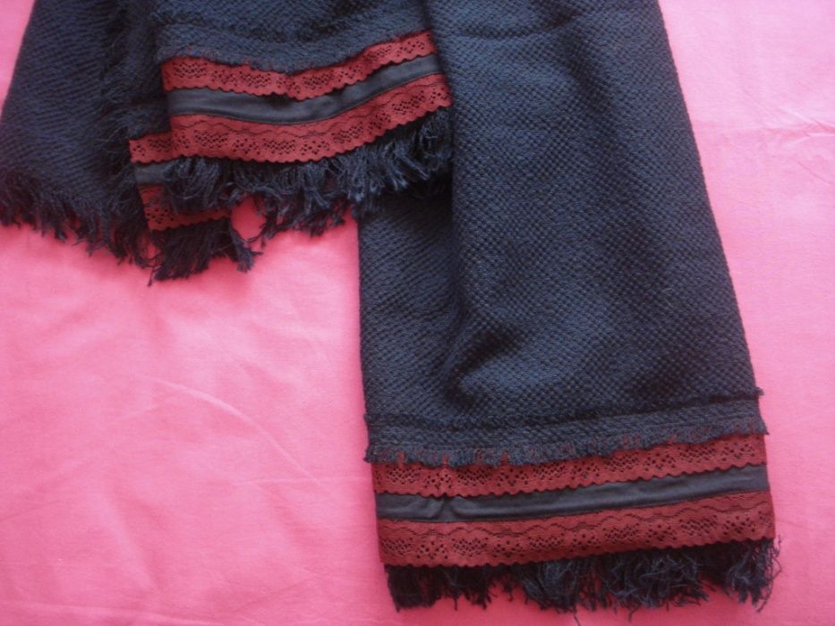 Echarpe/Manta azul marinho e bordô 140x94cm NOVA ARTESANAL mulher