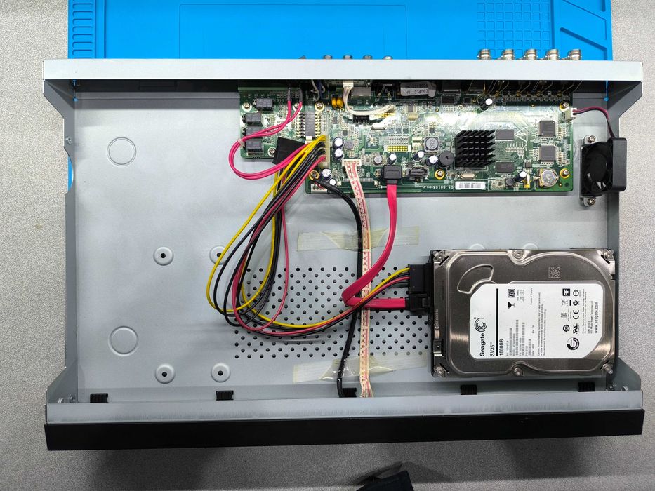 Gravador CCTV HikVision DS-7208HFI-SH/A C/ Disco 1TB - [LER DESCRIÇÃO]