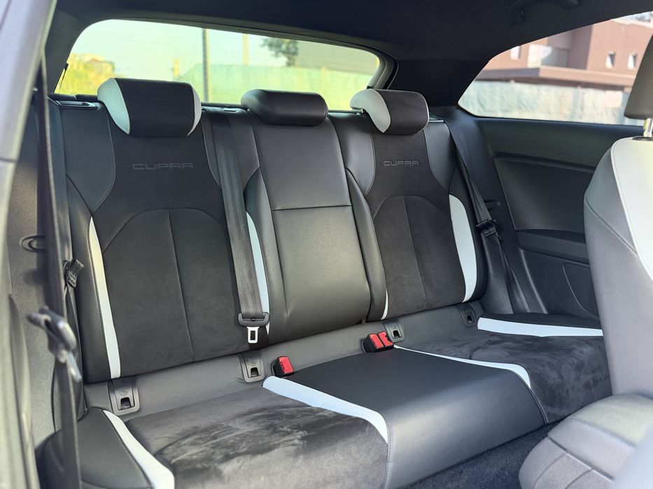 SEAT Leon — fotografia 9