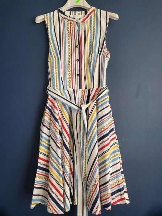 Sukienka w kolorowe paski