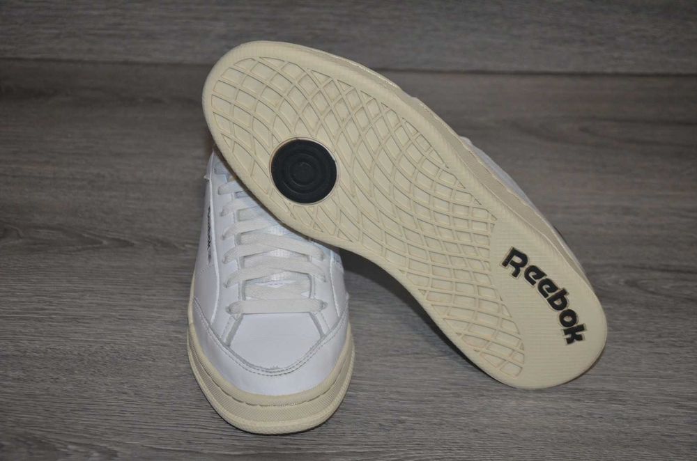Продам кросівки шкіряні Фірма Reebok.