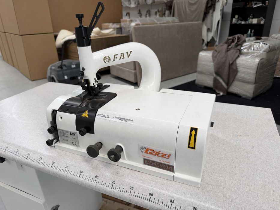 Máquina de escarnar pele FAV AV2 MSAE RG — Nova / Exposição