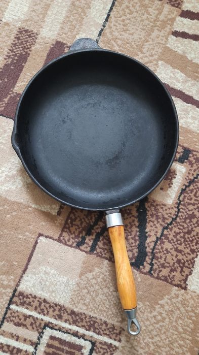Чавунна сковорода