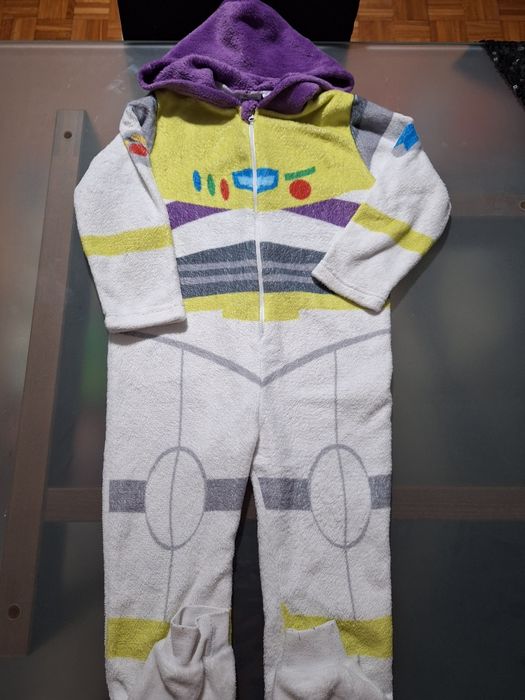 Mascara/ macacão/ pijama