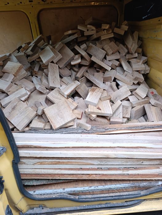 Дубові обрізки у мішках, дрова