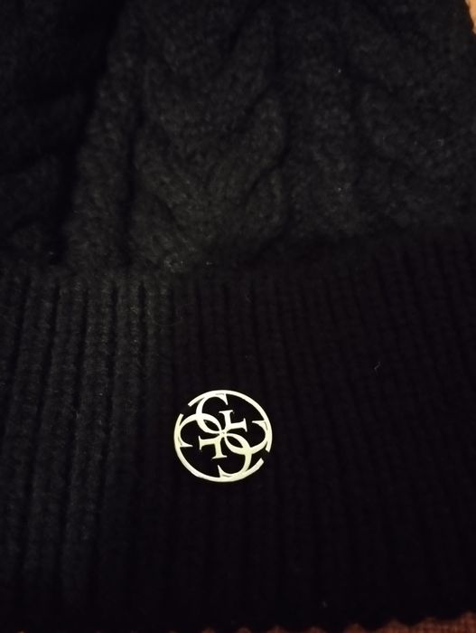 Guess женская шапка