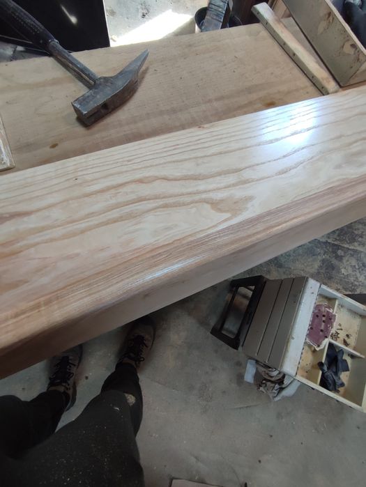 Stopnie i parapety z jesiona