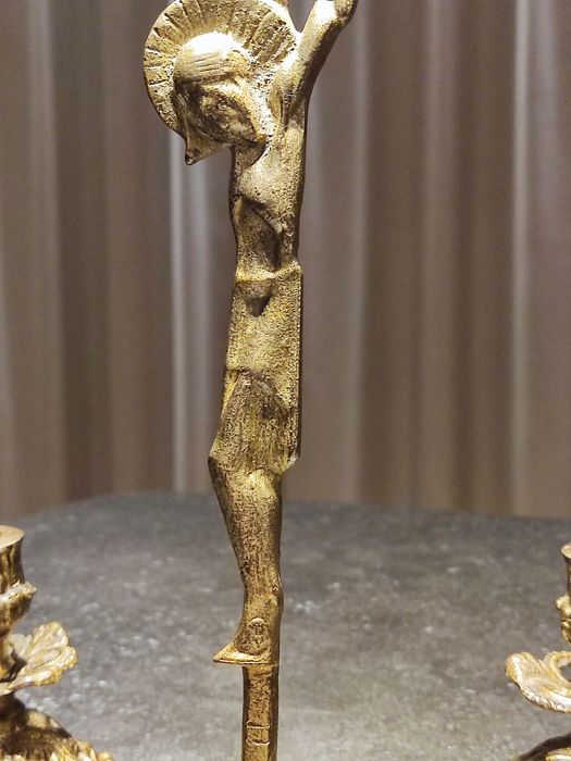 Mosiężny zestaw kolędowy: krzyż i dwa lichtarze - odlew, VINTAGE