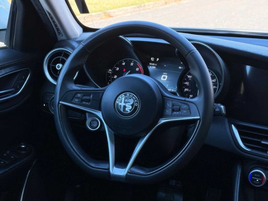 Alfa Romeo Giulia      2018