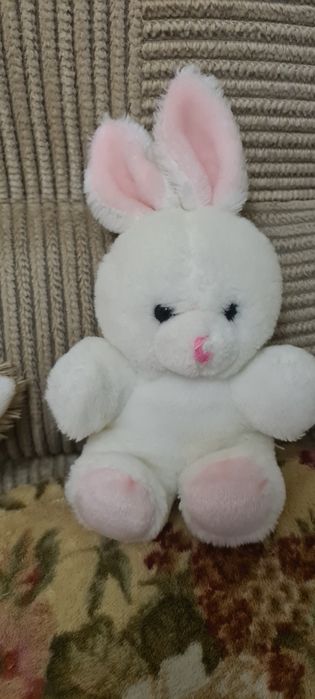 М'які іграшки кролики і їжак