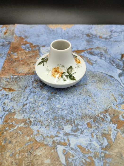 Porcelanowy wazonik Seltmann - motyw róży - 3174