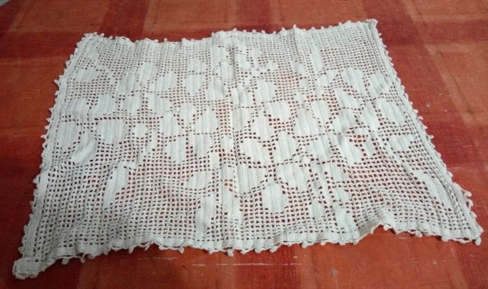 Naperons em renda branca