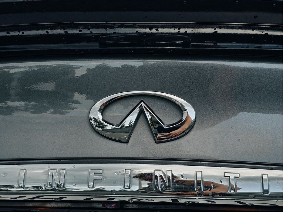 Infiniti q50 Premium 3.5 л гибрид Инфинити Hybrid