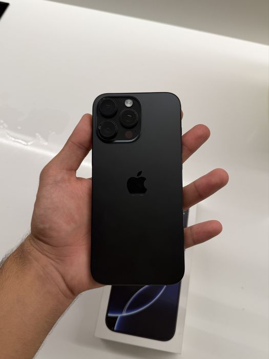 iPhone 16 Pro Max