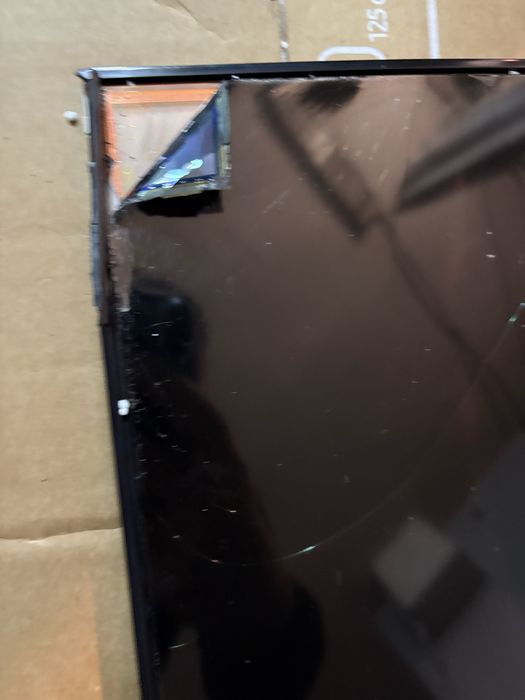 Телевізор Samsung QE50Q60BAUXXH, бита матриця