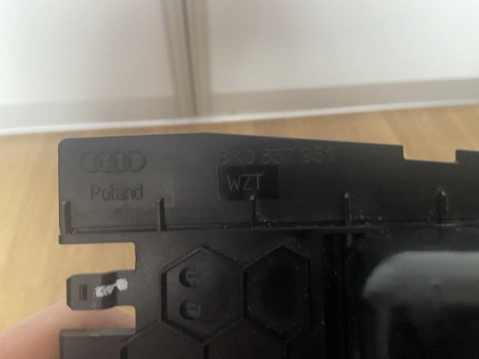 Schowek popielniczka Audi A4 B8