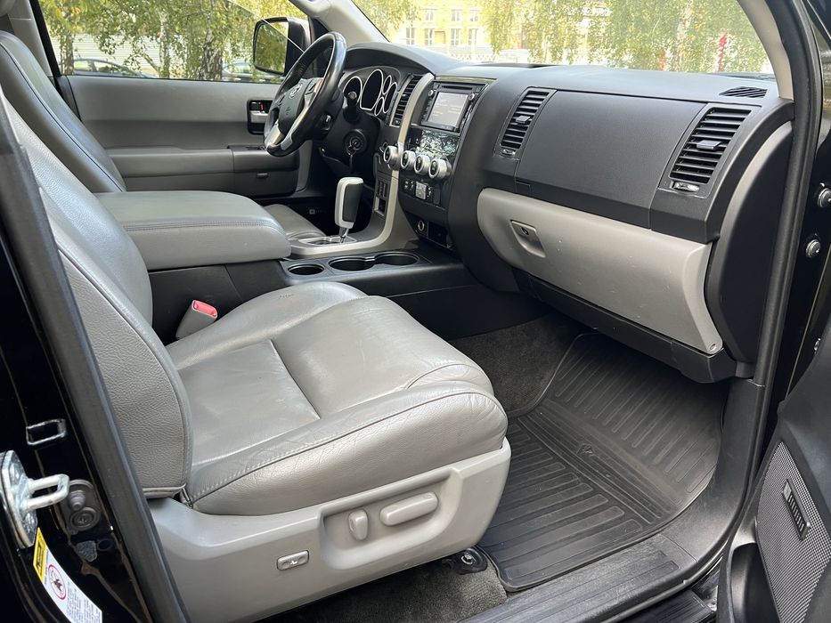 Toyota Sequoia 2014