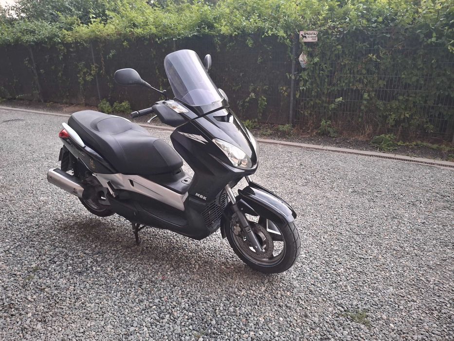 Yamaha X-Max 125