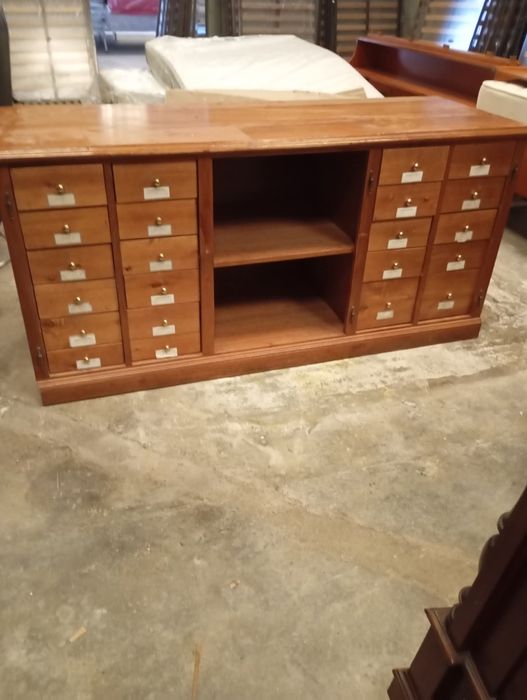 Vendo este móvel muito bonito bom estado