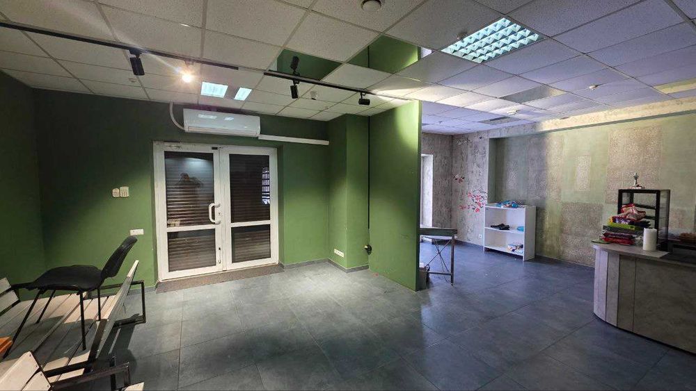 Велике комерційне приміщення в хорошій локації. Богородчани