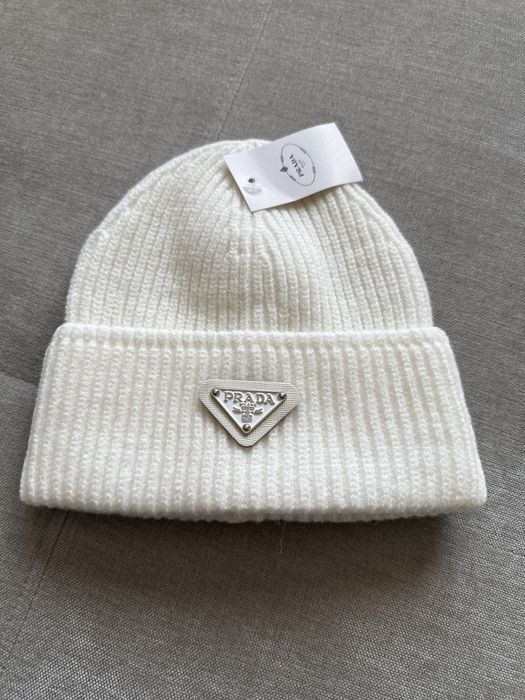 Czapka biała Prada