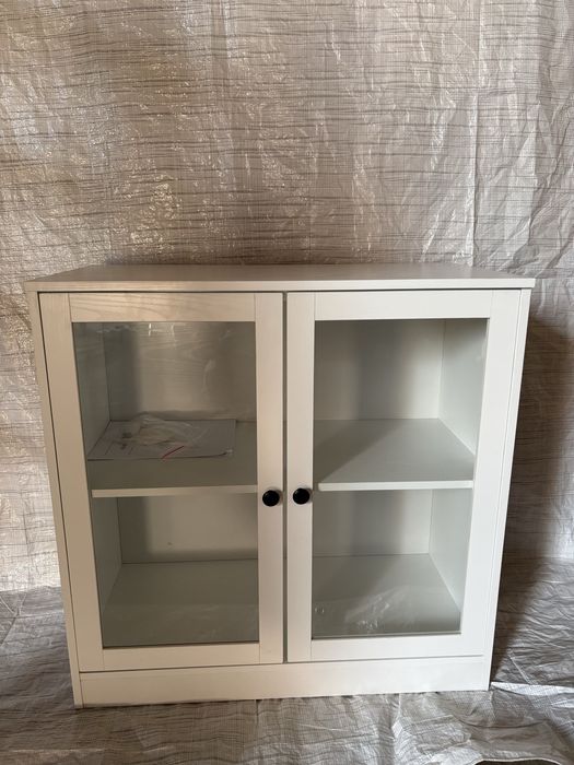 Szafka dwudrzwiowa z szybami biała 90x60x13 cm