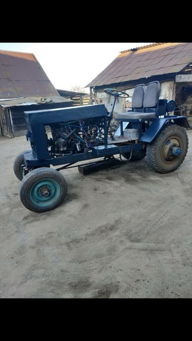 Скаладаю  саморобний тракторець