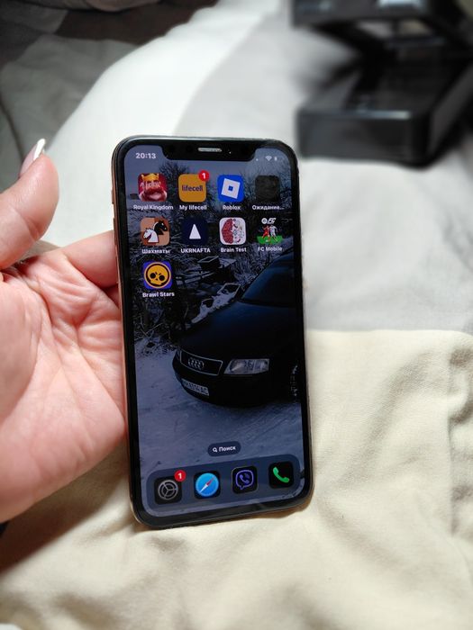 Продам iPhone XS gold